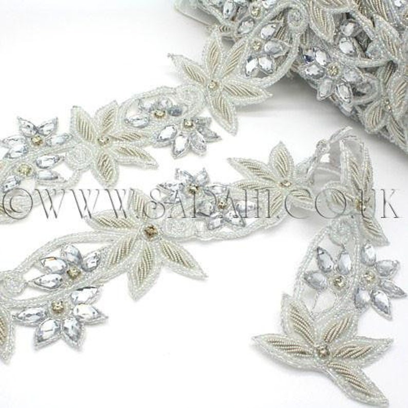 WHITE SILVER FLORAL sequin trim,beaded trim,trimming,costume,edging,stones,beads,fashion,art,crafts,sewing,embellishment,decoration
