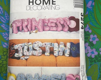 2007 McCall's #3274 Home Decorating Novelty Pillows Pattern Unused: Alphabet Letters, Flower, Heart