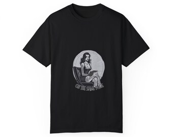 Bookish Nook T-Shirt - 'Hot Girls Read' Feminist Tee, Cozy Enemies to Lovers Romance for Book Club Gift