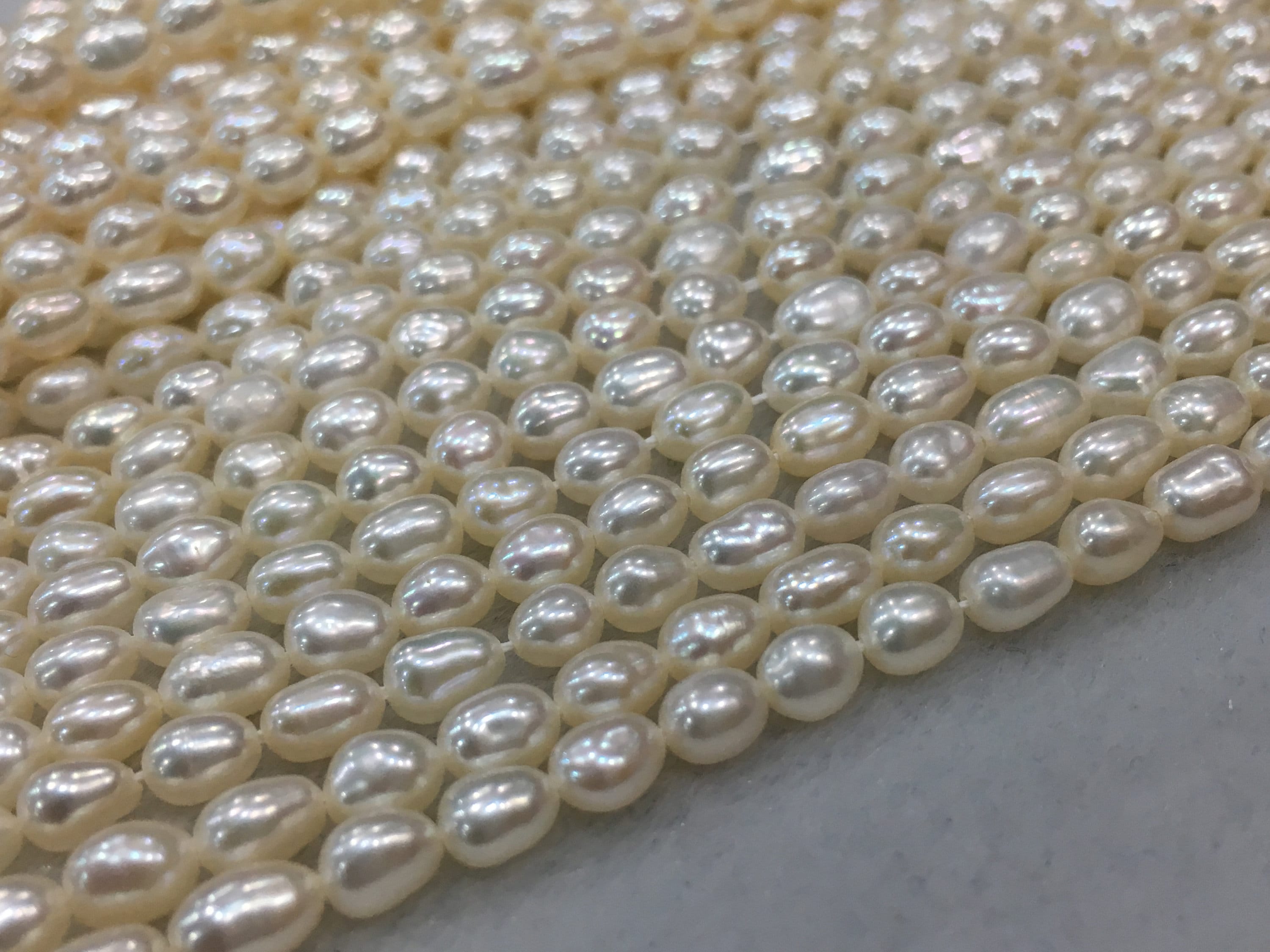 Hermosa perla de agua dulce hilo / 4.2 MM tamaño / color Etsy
