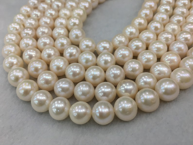 Freshwater Round Shape White Color 10 mm Pearl String