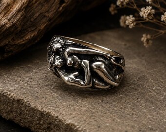 Hugging Couple Ring, Sterling Silver Embrace Lovers Band, Romantic Promise Jewelry