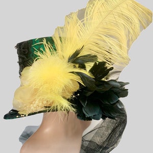Hoed hoge hoed Tophat Steampunkhoed gothic hoge hoed hoed met veren groen zwarte kanten hoge hoed met grote veer, bloemen en pad 59 cm