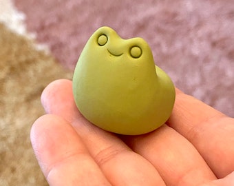 Bulb Frog | Bud Vase + Worry Stone