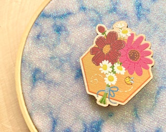 Bee Boutonnière Wooden Pin