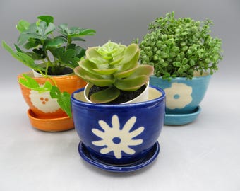 Pottery Flower Pots with flower design; Colorful Flower Pots; Flower Pots; Flower design; Small Flower Pots