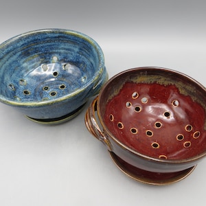 Pottery Berry Bowl; Pottery Colander Bowl; Berry Bowl with Handles; Berry Bowl with Tray