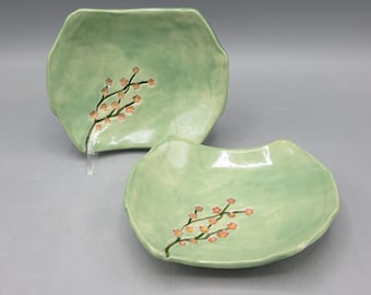Plato de sushi de porcelana hecho a mano: Plato decorativo con relieve floral