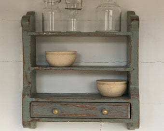 miniature dollhouse furniture and accessories