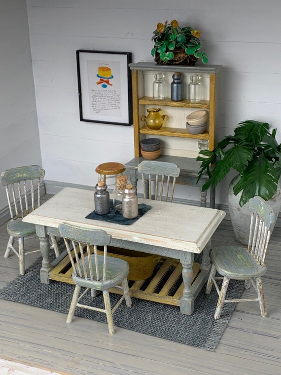 dollhouse table and chairs