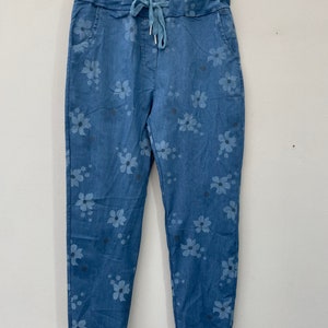 The Daisy Magic Pants. Blue