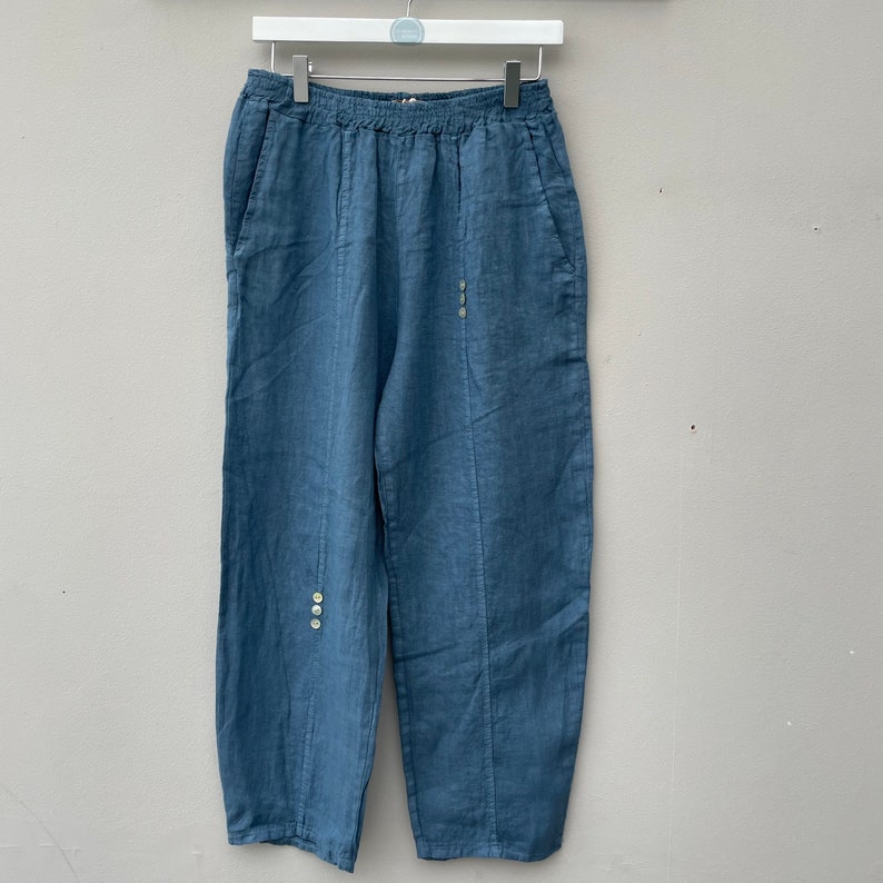 The Elsa Linen Button Trousers. Linen Trousers. 画像 8