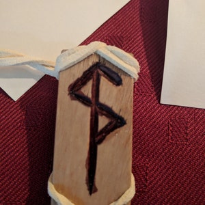 Clarity Bind-Rune Pendant