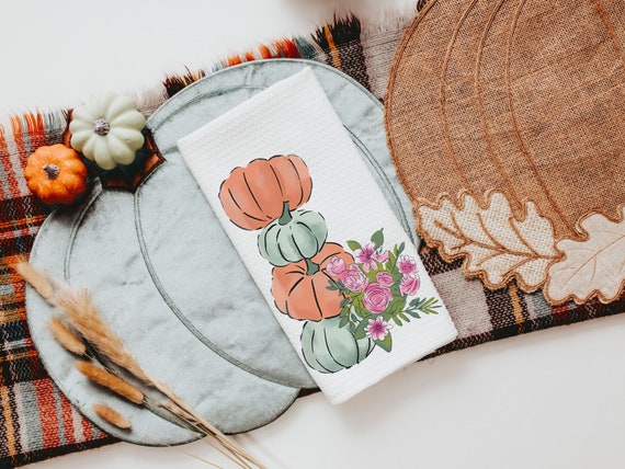 sage green pumpkin kitchen towels for friends, autumn kitchen decor for fall floral hand towels for bathroom, Thanksgiving hostess gifts for