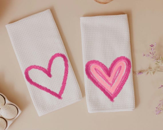 faux yarn pink heart kitchen towels, cute Valentines kitchen decor, fun Valentines gifts for friend, knitting gifts for knitters, best gifts