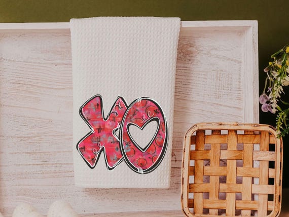 xo kitchen towels, cute Valentines kitchen decor, fun Valentines gifts for friend, hugs and kisses Valentines hand towels for bathroom, best