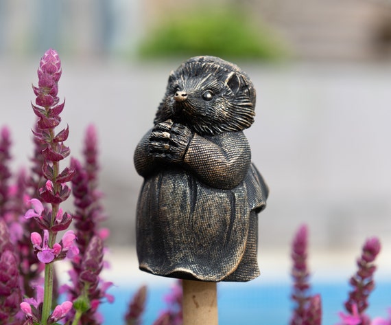 Beatrix Potter, Mrs Tiggy-winkle, Cane Companion, Cane Topper, Antique,  Bronze, Yard Art, Yard Decor, Plant Pot Decor, Garden Decor, Garden 