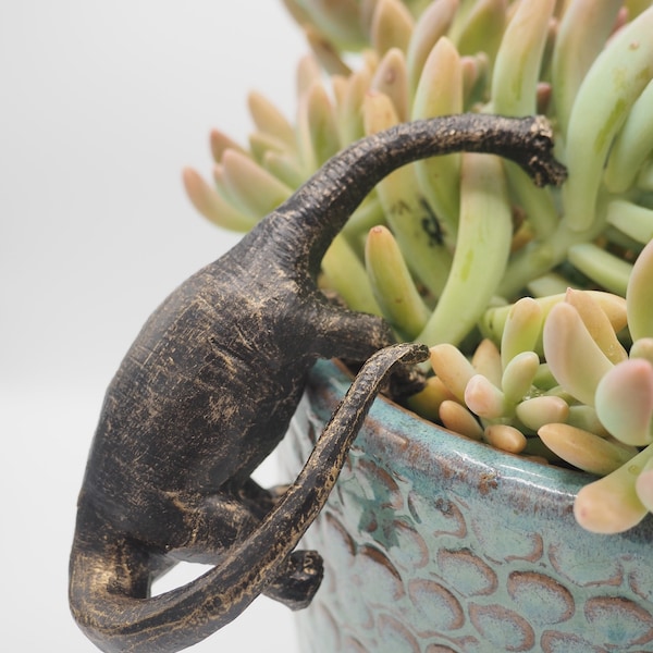 Brachiosaurus Pot Buddy / Decorazioni per la casa e il giardino con dinosauri / Design britannico / Regalo con dinosauri