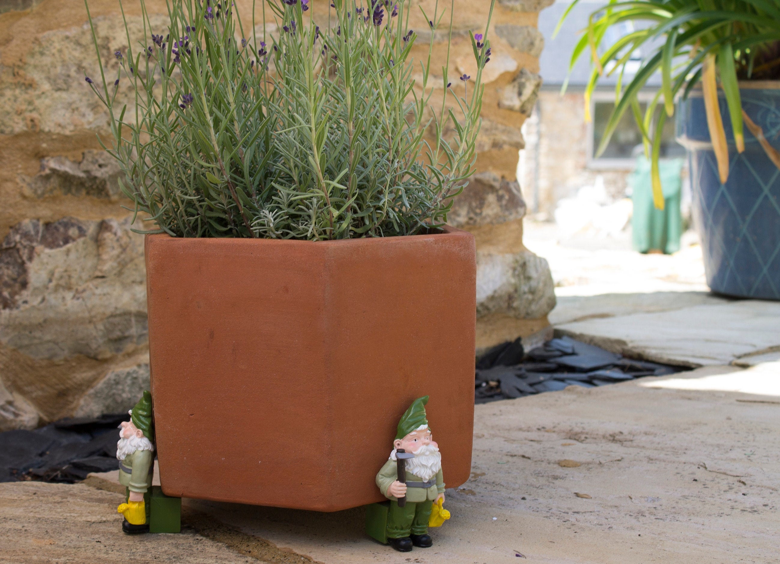 Piedini Per Vaso A Forma Di Uomo Verde - Set Da 3 - Fatti A Mano, Antigelo, Per Piante Da Interno/Esterno - Jardinopia Folklore
