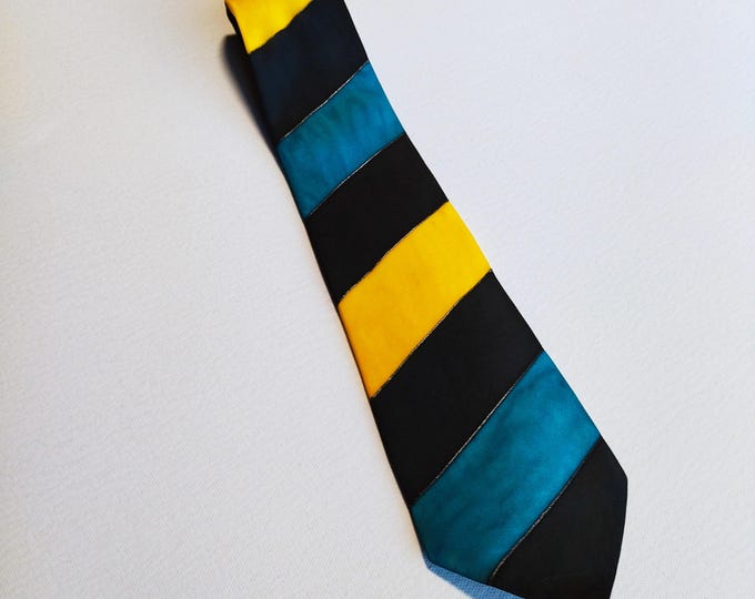 Luxurious Blue Tie for Men - Perfect Gift for Him"
