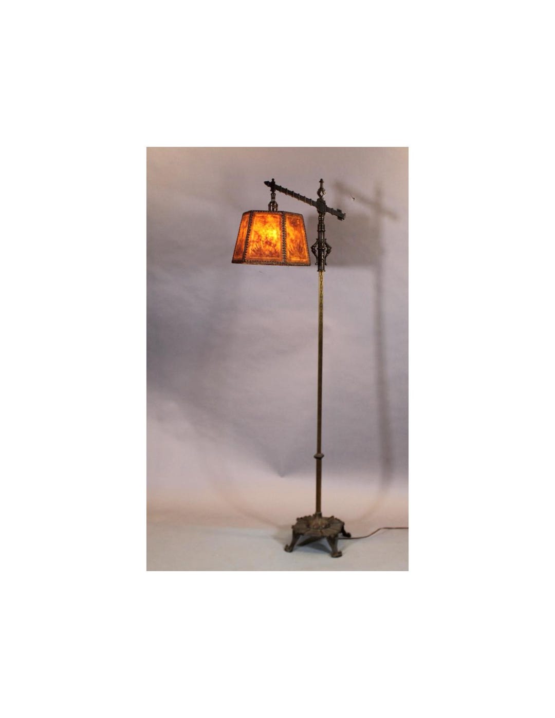 40553. Spanish Revival 1920's Bridge Lamp With Original Mica Shade