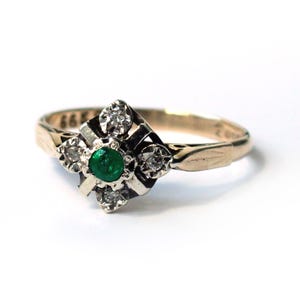 Vintage 9ct Gold Emerald & Diamond Ring