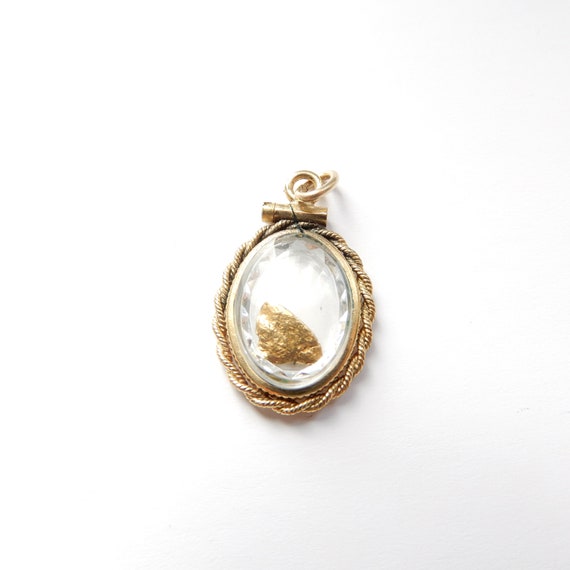 Vintage 9ct Goldplated Glass Locket with Gold Nug… - image 2