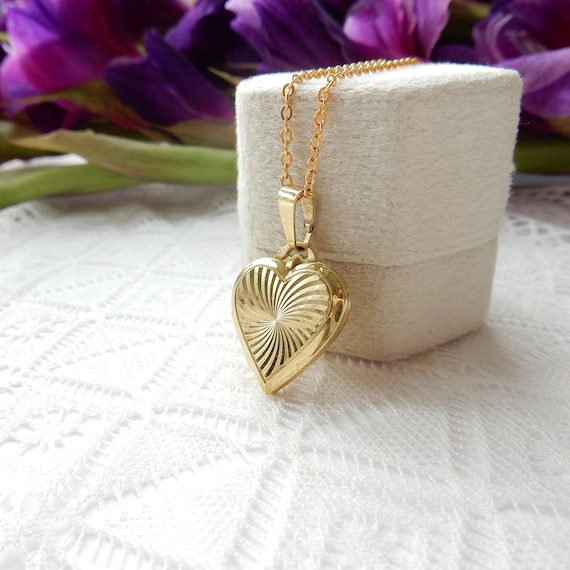 Vintage Circa 1950s Heart Locket with Belcher Chain 9 Carat Gold