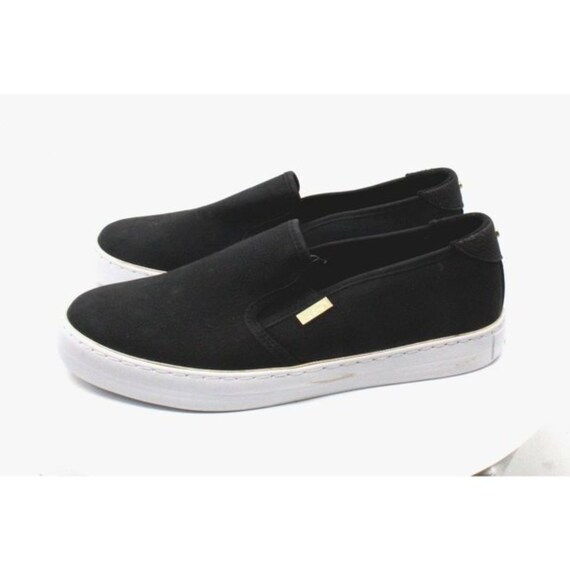 gbg slip on sneakers