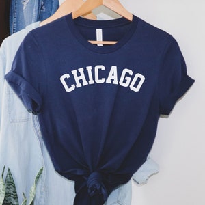 Chicago Shirt, Chicago College Style T-Shirt, Chicago Illinois Shirt, Chicago State Shirt For Women,  Chicago Travel Gift, Illinois Top