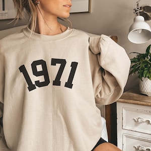 1971 Sweatshirt 1971 Birthday Year Number Sweater for Women Cute Born in 1971 Birthday Gift Vintage 1971 Shirt for Her Minimalist 1971 Etsy