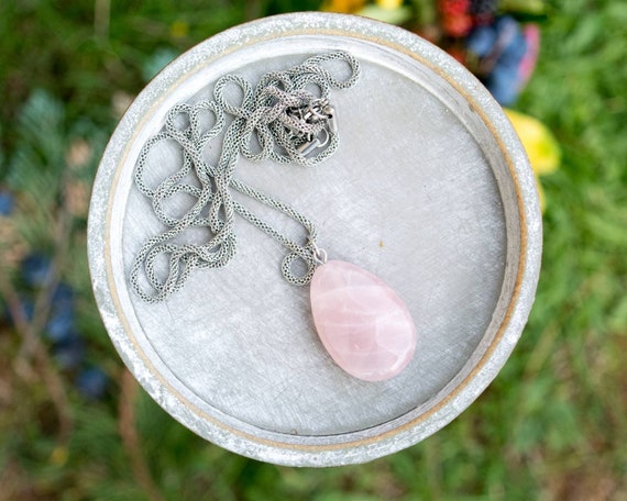 Collana con perline di quarzo rosa dorato, delicato girocollo da donna, gioielli con pietre preziose dorate, delicata collana girocollo a strati, ciondolo in cristallo rosa rosa, boho - Italia