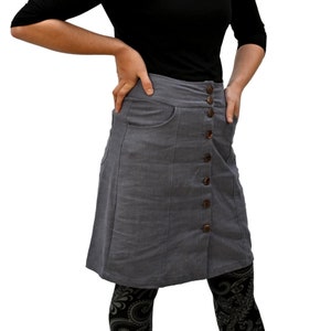 Button Skirt in Nettle, Midnight blue