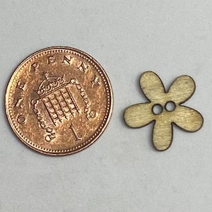 Wooden button, tiny flower, 6 pcs, 15mm