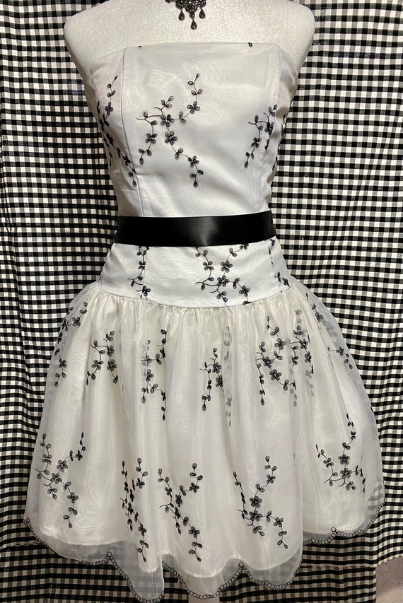 Black & White Dress Jessica McClintock, Embroidere