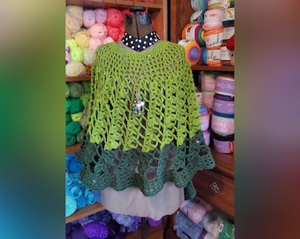 Plus size Honeysuckle Poncho pattern (crochet)