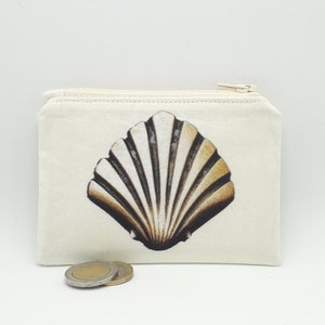Portemonnee met camino-schelp crème - etui met ritssluiting - pelgrimstocht naar Santiago de Compostella - Uniek ontwerp - Bronzen sint-jakobsschelp