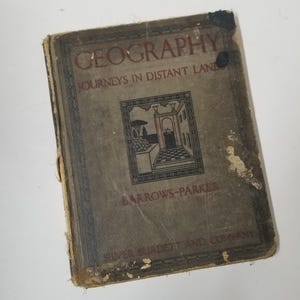 1924 Viajes de geografía en tierras distantes Libro de texto escolar vintage de Harlan Barrows Mapa mundial ilustrado