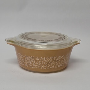 Vintage Pyrex Woodland Brown Casserole Dish with Lid (750 ml)
