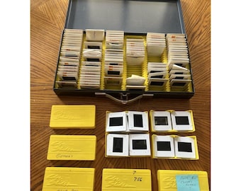 Lot de plus de 200 diapositives couleur vintage des années 1960, architecture des années 1970, véhicules, vacances et valises