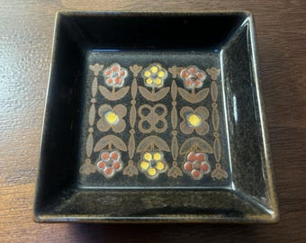 Plato pequeño para baratijas Denby Arabesque, Gill Pemberton, década de 1960, negro, floral, estilo MCM vintage.