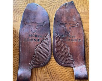 Garde-boue de selle McKee Arena vintage Oklahoma RARE cuir repoussé Western Rodeo