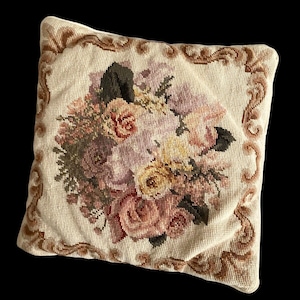 Vtg Pillow Needlepoint Tapestry Floral Flowers Romantic English Country 15&quot;x15&quot;