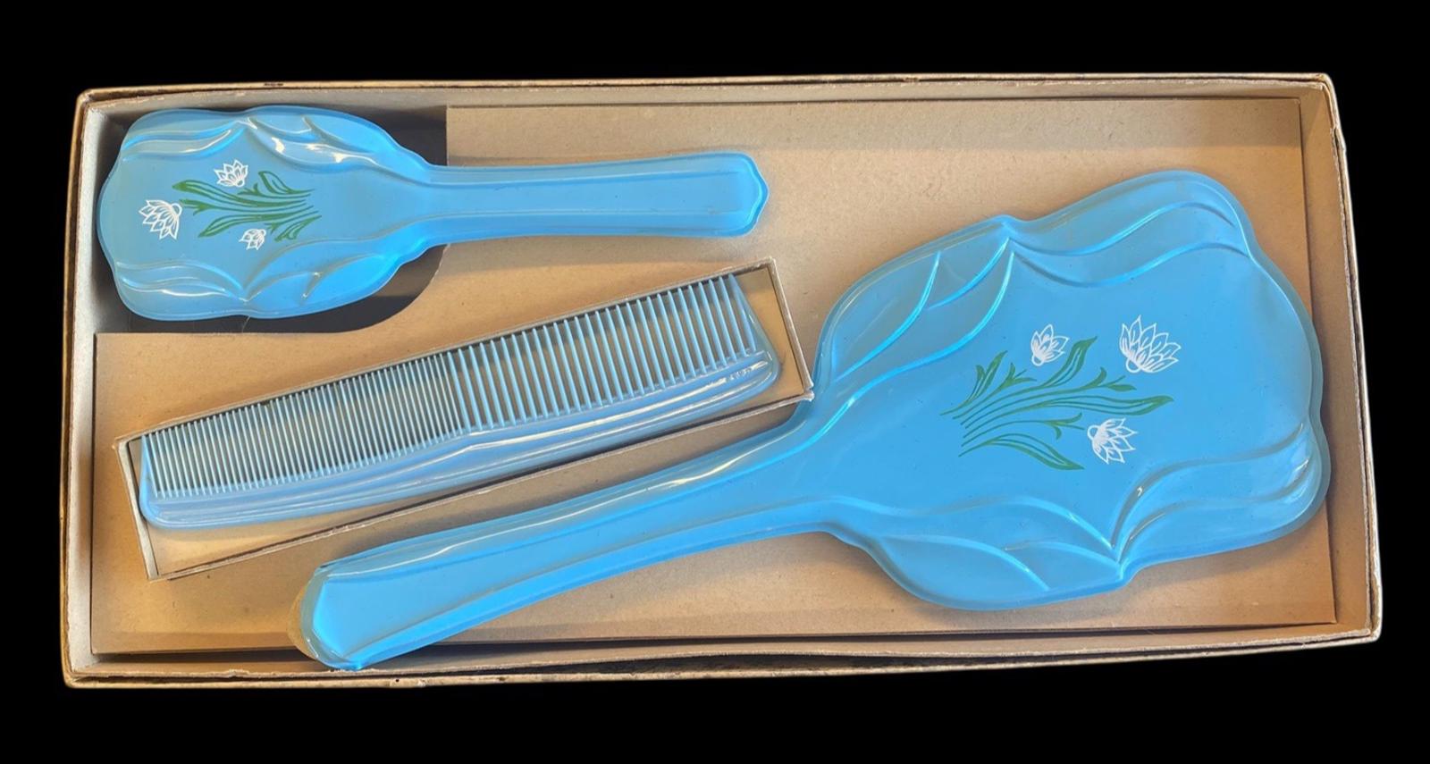 Vintage Vanity Comb and Compact - Etsy