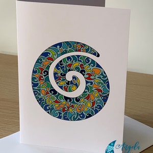 NEUE GRUSSKARTE Titel: 'Koru' Blankokarte Grün Neuseeland Māori Symbol für Neubeginn, Wachstum und Harmonie