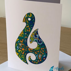 NUEVA TARJETA DE FELICITACIÓN Título: 'Anzuelo' o 'Matau' Tarjeta en blanco Símbolo maorí de Nueva Zelanda Buena suerte al viajar por las aguas.
