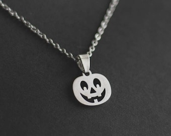 HALLOWEEN NECKLACE, Gothic Necklace, Jack o lantern Necklace, Spooky Necklace, Pumpkin Jewellery, Pumpkin Pendant, Autumn Necklace, Wicca