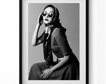 魅力的な女性の白黒肖像画アートプリント、フレーム内の人物画、グレー