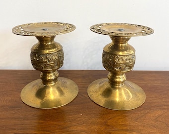 Vintage-Kerzenhalterpaar aus Messing, Kerzenständer im Mid-Century-Stil, dekorative Messing-Wohnaccessoires