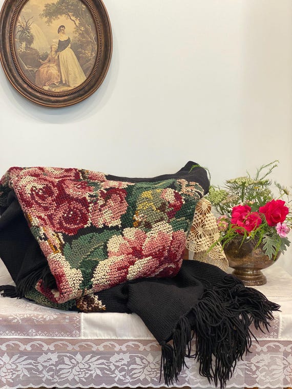 Vintage Hand-Stitched Floral Throw Blanket – Large Cross-Stitch Rose Tapestry | Soft & Cozy | Cottagecore Decor
